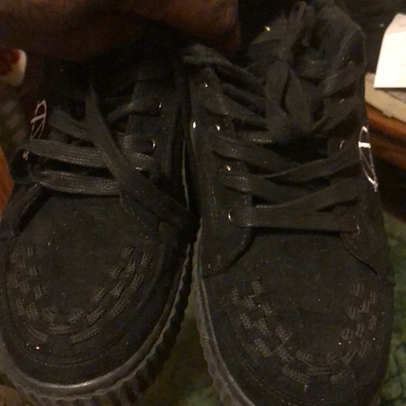 Anarchic creepers - Picture 2 of 4